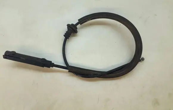 Audi A3 S3 8P Engine bonnet/hood lock release cable 8P0823535C