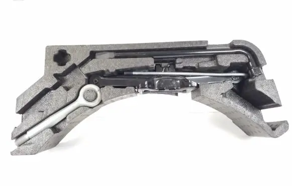 Jaguar XE Tool set GX7317B043AE