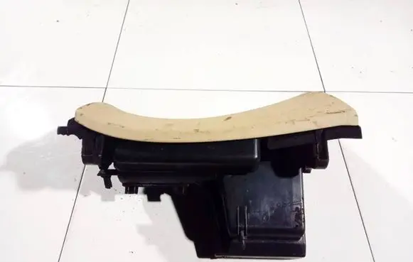 Alfa Romeo 159 Glove box