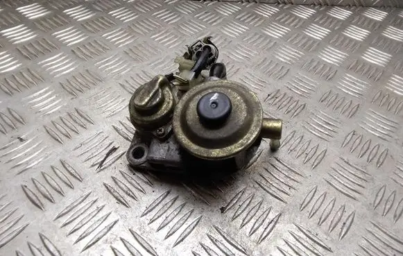 Toyota Corolla Verso E121 Mechanical fuel pump 