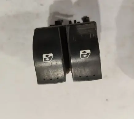Renault Espace - Grand espace IV Electric window control switch 015085A