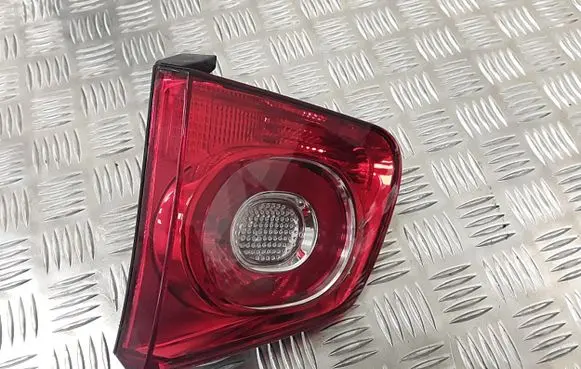 Volkswagen Tiguan Tailgate rear/tail lights 5n0945094c