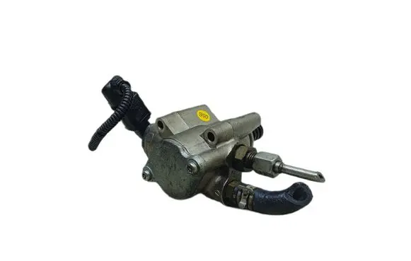 Audi A3 S3 8P Mechanical fuel pump 06F025D-Kasacja 06F025D