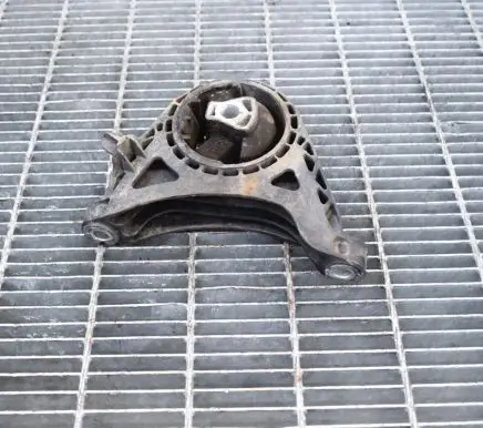 Opel Insignia A Engine mount bracket 13227769