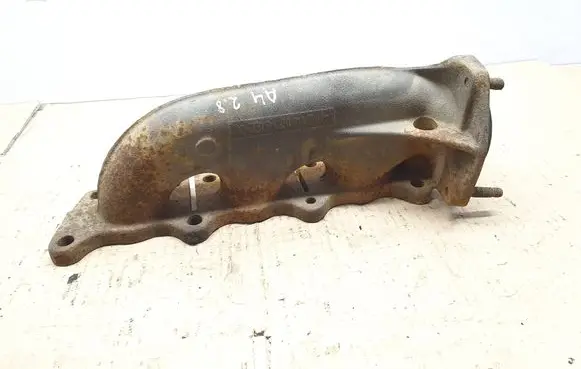 Audi A4 S4 B5 8D Exhaust manifold 078253033AE