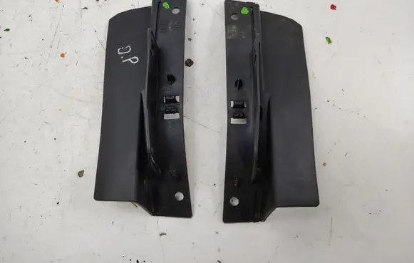 Ford Mustang Mach-E Fender end trim 