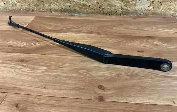 Ford Focus Front wiper blade arm 4M5117526AC
