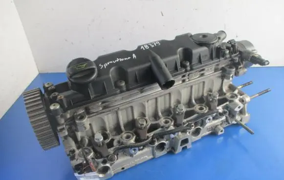 Peugeot 206 CC Engine head 9634963010
