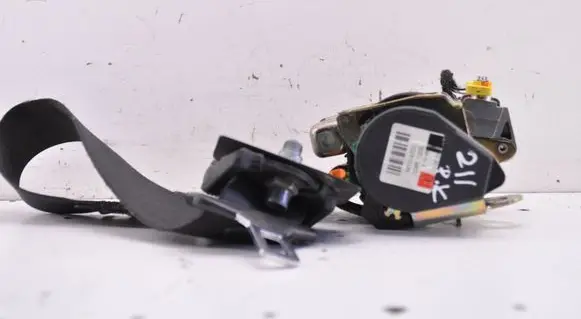 Mercedes-Benz E W211 Front seatbelt 561014701