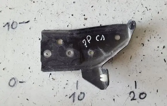 Citroen C1 Fender mounting bracket
