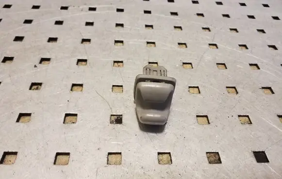 Sun visor clip/hook/bracket