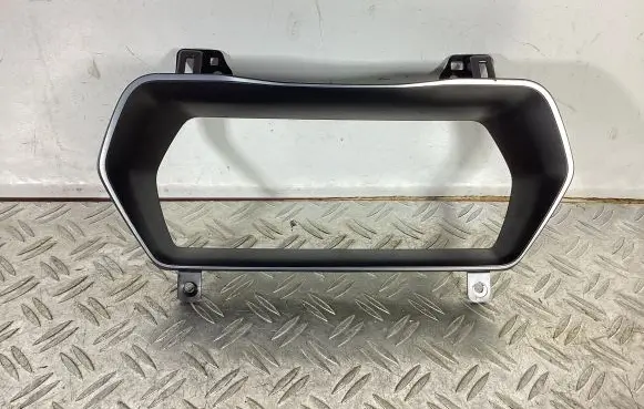 Tesla Model S Radio/GPS head unit trim 103304100C