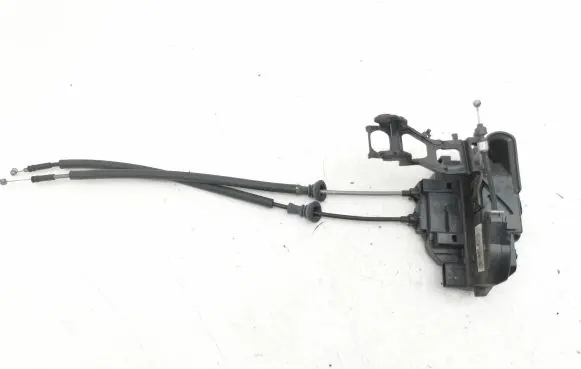 Hyundai Santa Fe Front door lock 813102B070