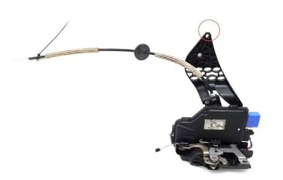 Volkswagen Touareg I Front door lock 