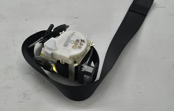 BMW 1 E81 E87 Front seatbelt 34003267