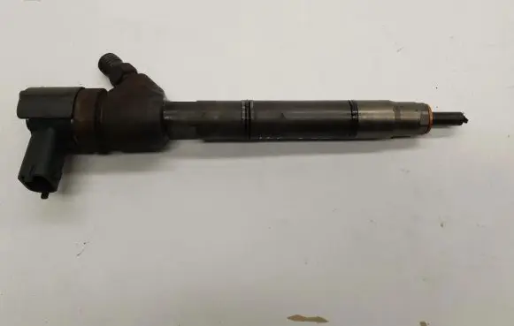 KIA Sportage Fuel injector 338002A800