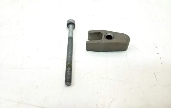 Mercedes-Benz CLS C218 X218 Fuel Injector clamp holder A6420160038