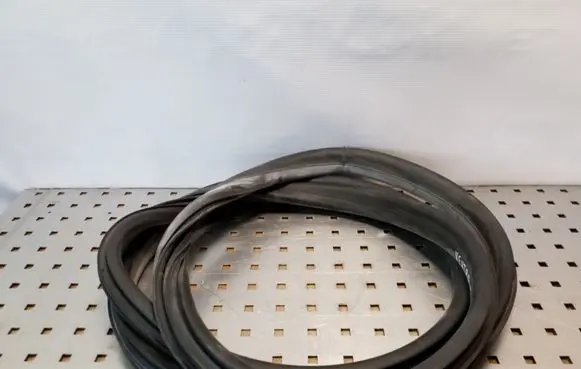 Opel Vectra C Front door rubber seal