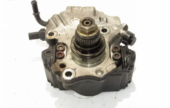Mercedes-Benz E C207 W207 Fuel injection high pressure pump A6510701701