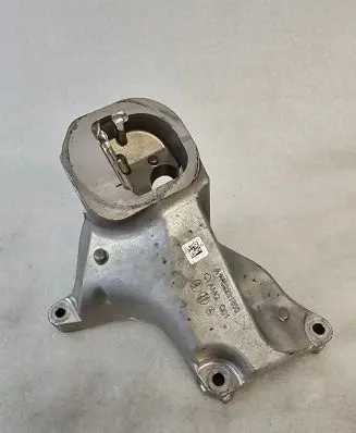 Mercedes-Benz S C217 Engine mounting bracket A1762231800