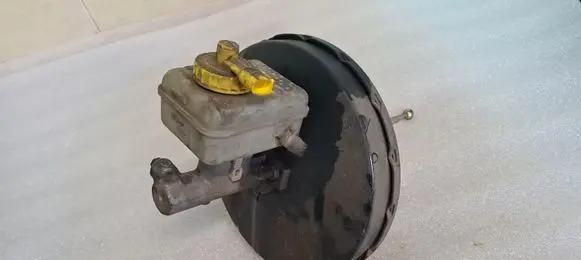 Volkswagen Golf IV Brake booster 1J1614105K