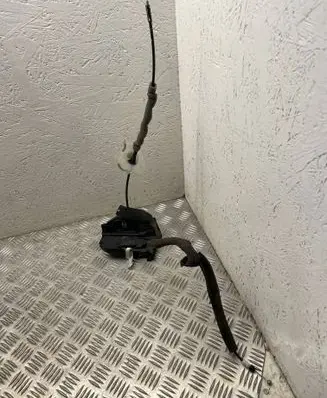 Nissan Qashqai Front door lock