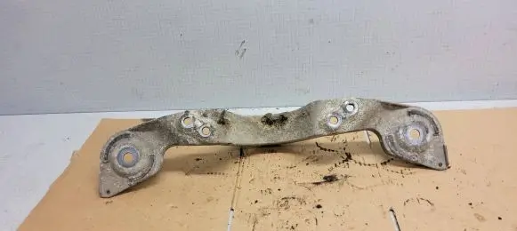 BMW 3 E46 Rear differential/diff mount bracket 1094421