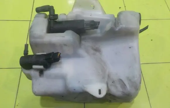 Volvo C70 Windshield washer fluid reservoir/tank 4N5113K163DE ZBIORNICZEK