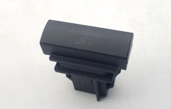Passenger airbag on/off switch