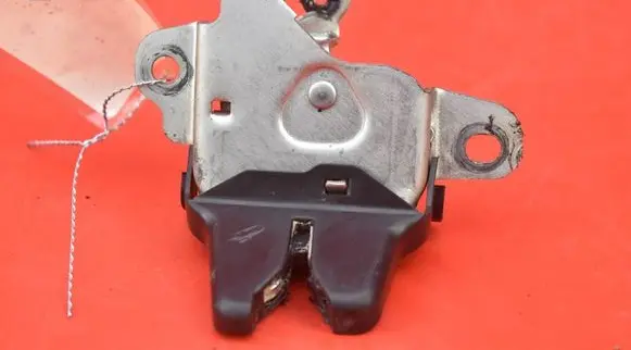 Suzuki SX4 Tailgate/trunk/boot lock/catch/latch