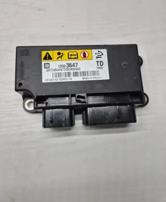 Opel Insignia A Airbag control unit/module 13503647 AS6647T0083450302