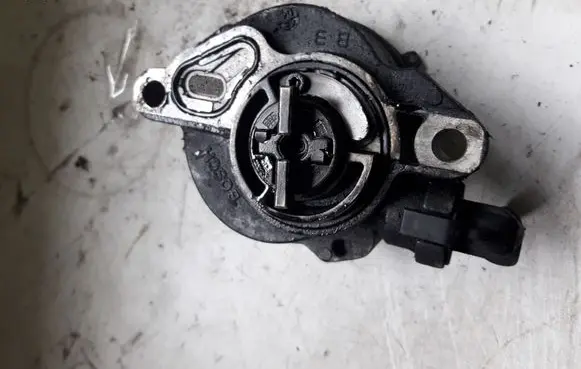 Citroen C4 II Picasso Vacuum pump