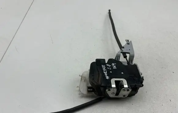 KIA Sportage Front door lock
