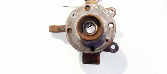Nissan Note (E11) Front wheel hub