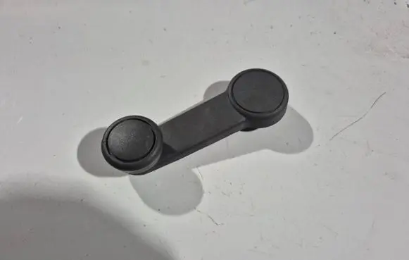 Ford Focus Front door window winding handle F23342
