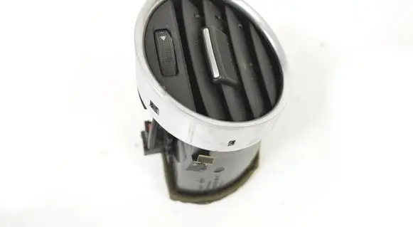 BMW 1 F20 F21 Dashboard air vent grill cover trim 8H0820901D