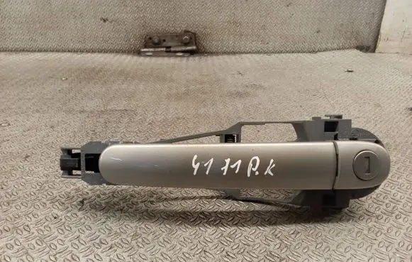 Skoda Octavia Mk2 (1Z) Front door exterior handle