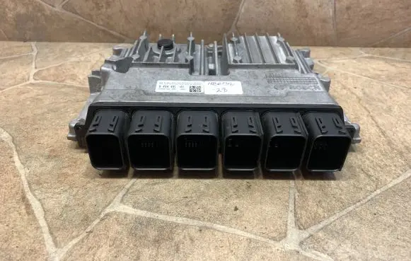 BMW 5 G30 G31 Engine control unit/module 9454491