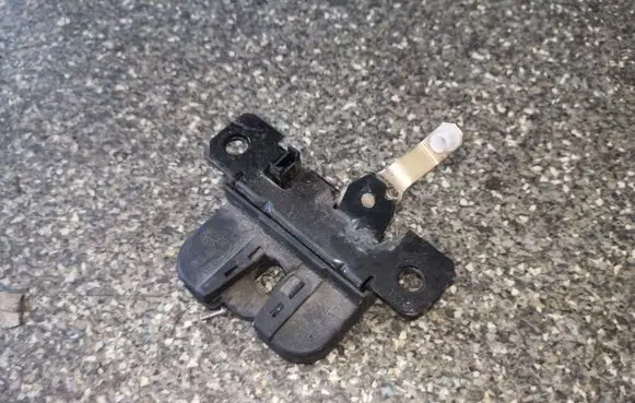 Porsche Cayenne (9PA) Tailgate/trunk/boot lock/catch/latch 7L5827505