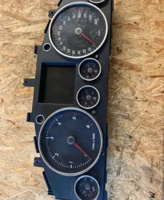 Volkswagen Touareg I Speedometer (instrument cluster) 7L6920881A 5372000292 026365501