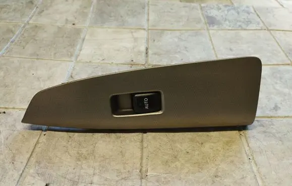 Toyota Corolla Verso E121 Electric window control switch 8403013030 7423113110