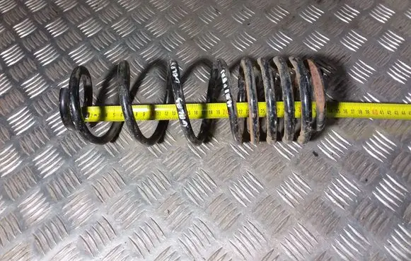 Volkswagen Golf IV Rear coil spring