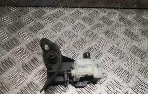 Mercedes-Benz CLS C219 Fuel tank cap lock A2518200197 2518200197