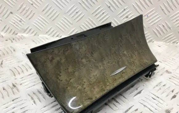 Mercedes-Benz CLS C219 Car ashtray A2116802852