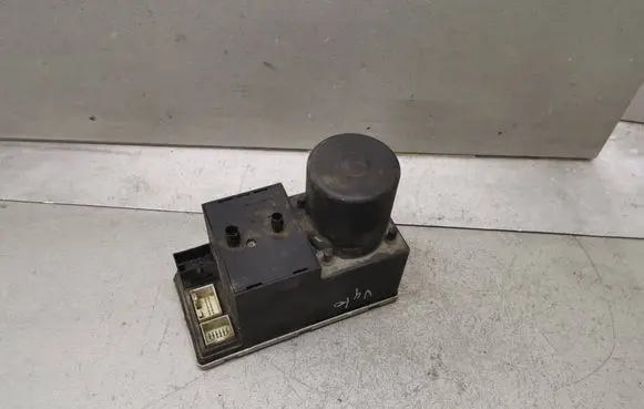 Audi A3 S3 8L Central locking vacuum pump 8L0862257L