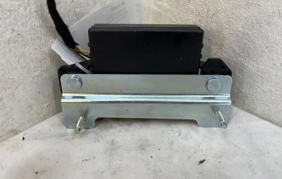 Jaguar XE Central body control module J9C319D118AD
