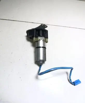 Mercedes-Benz E W210 Seat adjustment motor 2108200408KZ 030002573