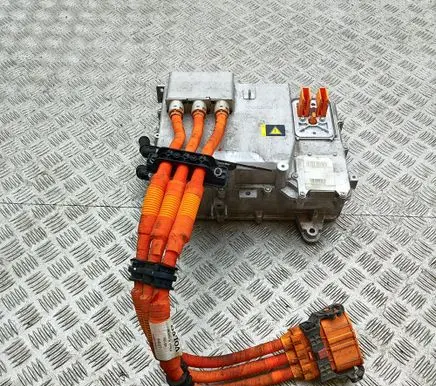 Volvo XC40 Voltage converter inverter 32362862