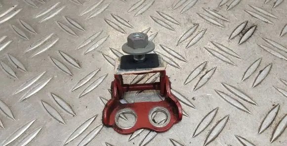 Toyota Yaris Tailgate/trunk/boot hinge