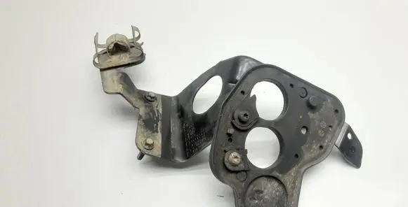 Volvo S90, V90 Radiator mount bracket 31380898